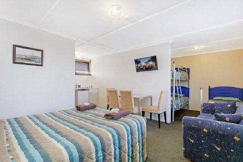 The Ocean Crest - Accommodation Gladstone 13