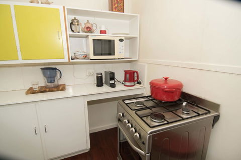 Sinclair Cottage - Accommodation Gladstone 21