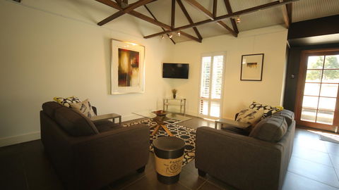 Irongate Studio B&B - Accommodation Gladstone 16