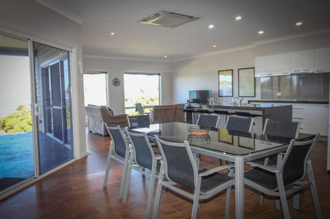 Waterfront On Osprey - Accommodation Gladstone 14