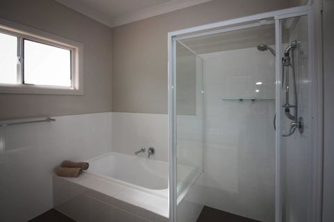 Waterfront On Osprey - Accommodation Gladstone 21