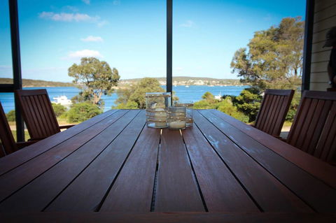 Waterfront On Osprey - Accommodation Gladstone 11