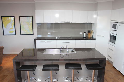 Waterfront On Osprey - Accommodation Gladstone 6