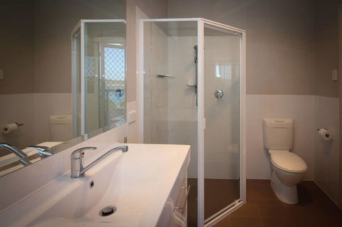 Waterfront On Osprey - Accommodation Gladstone 23