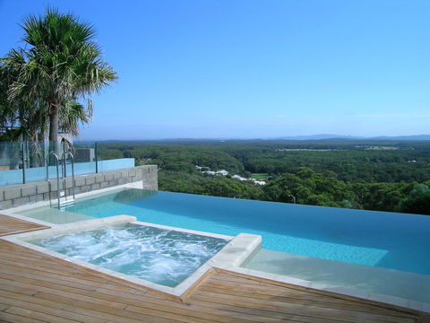 One Mile Retreat - Accommodation Gladstone 2