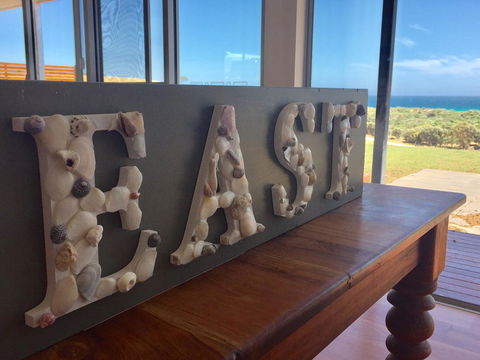 Middle River Beach House - East & West House - Accommodation Gladstone 19