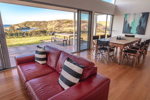Middle River Beach House - East & West House - Accommodation Gladstone 6