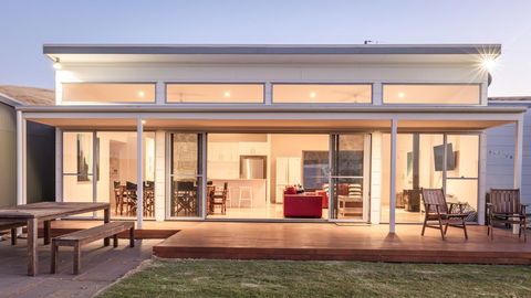 Middle River Beach House - East & West House - Accommodation Gladstone 7