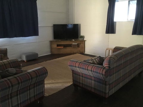 35 Trevena Road - Accommodation Gladstone 3