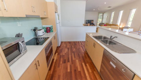 South Shores Villa 31 - South Shores Normanville - Accommodation Gladstone 4