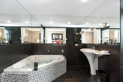 Esplanade Escape - Accommodation Gladstone 34
