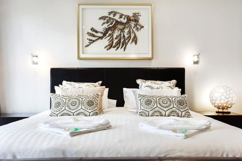 Esplanade Escape - Accommodation Gladstone 2