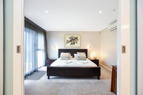 Esplanade Escape - Accommodation Gladstone 35
