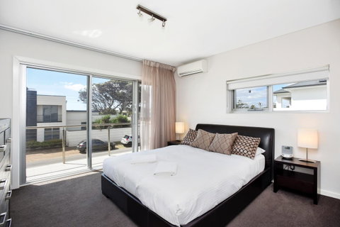 Esplanade Escape - Accommodation Gladstone 14