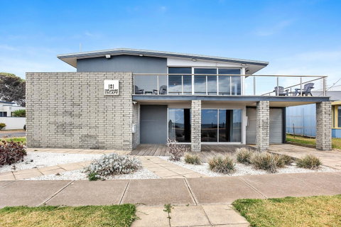 Esplanade Escape - Accommodation Gladstone 30