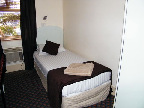 Grand Tasman Hotel - Accommodation Gladstone 22