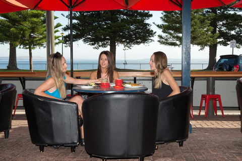 Grand Tasman Hotel - Accommodation Gladstone 14