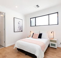 Brand new affordable luxury 3 bedroom 3 bathrooms house close to Adelaide city Chinatown beach Adelaide Airport - Accommodation Gladstone