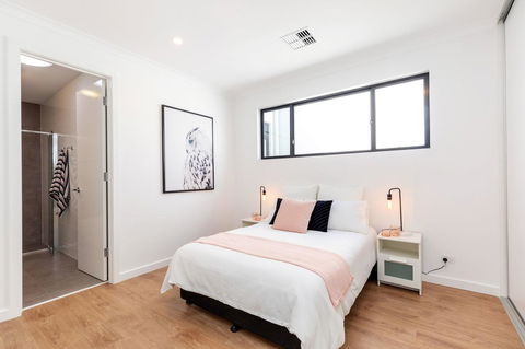 Brand New Affordable Luxury 3 Bedroom 3 Bathrooms House Close To Adelaide City, Chinatown, Beach, Adelaide Airport - Accommodation Gladstone 0