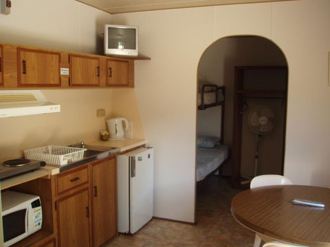 Lakeside Tourist Park - Accommodation Gladstone 16