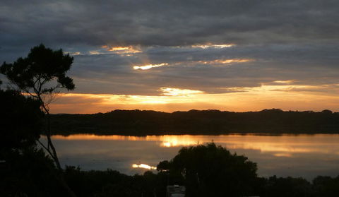 Lakeside Tourist Park - Accommodation Gladstone 12