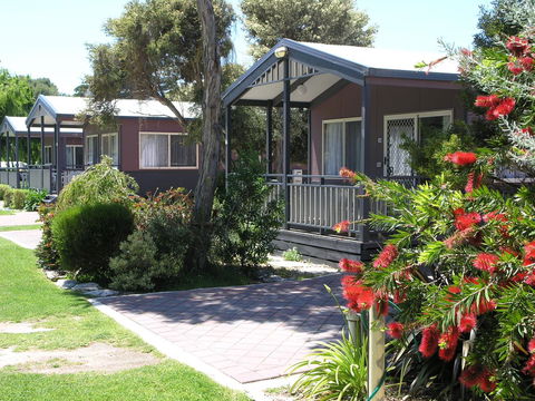 Lakeside Tourist Park - Accommodation Gladstone 17