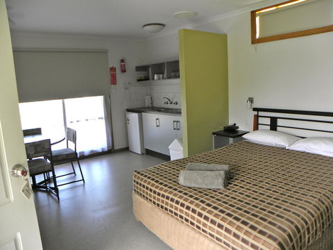 Lakeside Tourist Park - Accommodation Gladstone 9