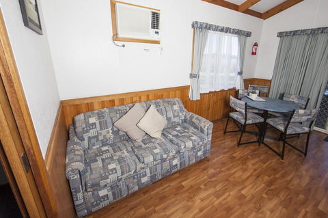 Lakeside Tourist Park - Accommodation Gladstone 6