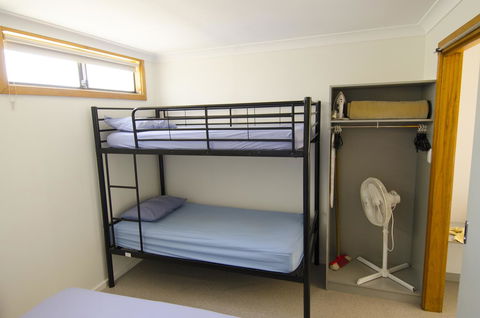 Lakeside Tourist Park - Accommodation Gladstone 8