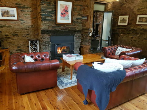 William Hunt's Retreat - Cypress Studio - Accommodation Gladstone 7