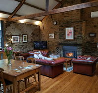 William Hunt's Retreat - Cypress Studio - Accommodation Gladstone