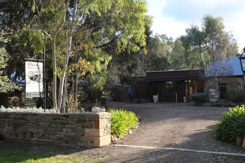 William Hunt's Retreat - Cypress Studio - Accommodation Gladstone 15