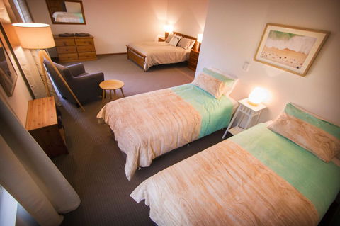 Limestone Ridge - Accommodation Gladstone 8