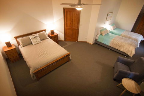 Limestone Ridge - Accommodation Gladstone 9