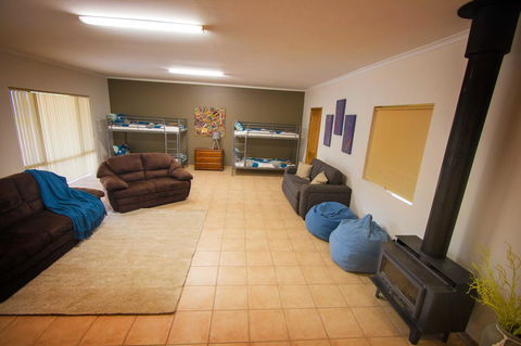 Limestone Ridge - Accommodation Gladstone 12