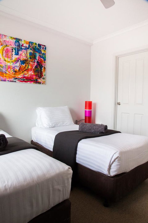 Mariners Cay Apartment - Accommodation Gladstone 13