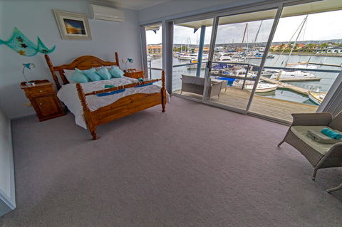 Marina Reflections - Accommodation Gladstone 13