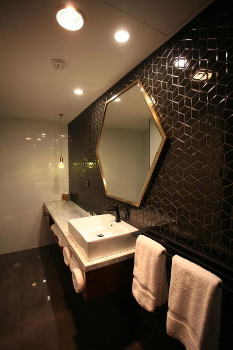 Ellen Hotel - Accommodation Gladstone 25