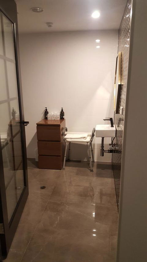 Ellen Hotel - Accommodation Gladstone 2