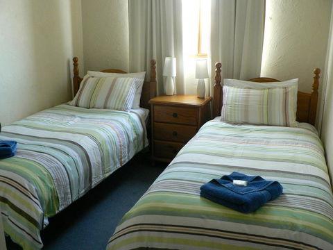 South Esplanade Apartment - Accommodation Gladstone 0