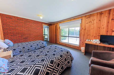 Country Roads Motor Inn Naracoorte - Accommodation Gladstone 15