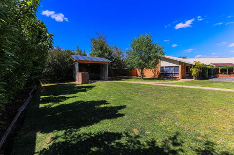 Country Roads Motor Inn Naracoorte - Accommodation Gladstone 9