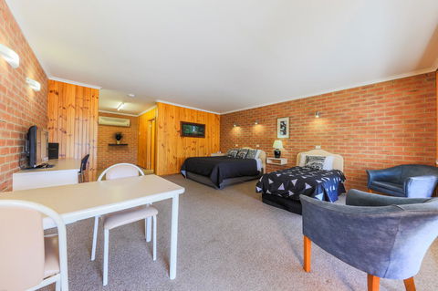 Country Roads Motor Inn Naracoorte - Accommodation Gladstone 25