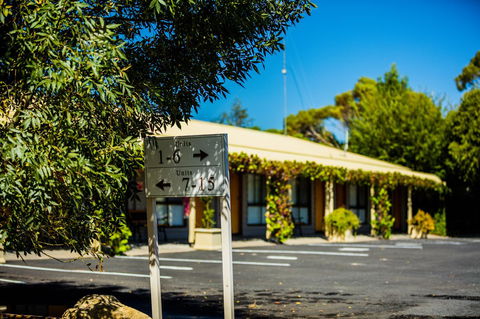 Country Roads Motor Inn Naracoorte - Accommodation Gladstone 20