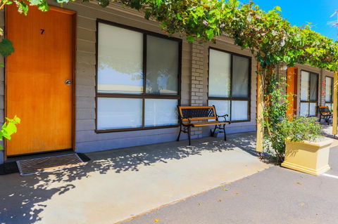 Country Roads Motor Inn Naracoorte - Accommodation Gladstone 24