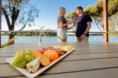BIG4 Renmark Riverfront Holiday Park - Accommodation Gladstone 6