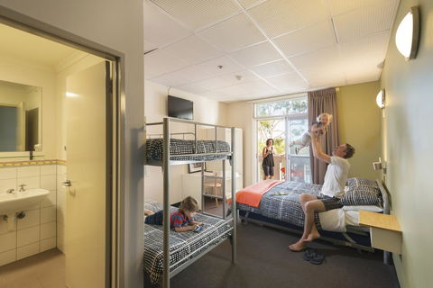 YHA Adelaide Central - Accommodation Gladstone 37