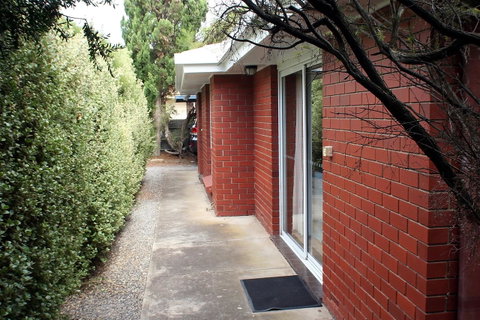 A2@Port Willy - Accommodation Gladstone 3