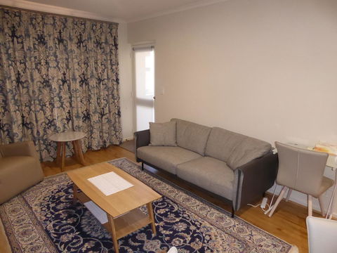 ADELAIDE CENTRAL APARTMENT - 3BR, 2BATH & CARPARK - Accommodation Gladstone 3
