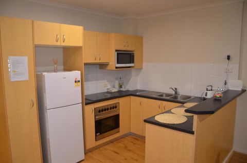 ADELAIDE CENTRAL APARTMENT - 3BR, 2BATH & CARPARK - Accommodation Gladstone 6